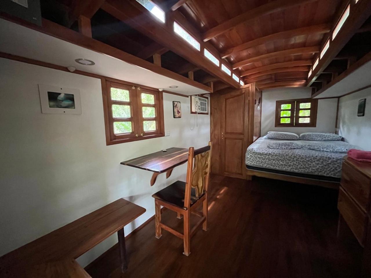 Gypsy Wagons Hotel Pavones  Kültér fotó