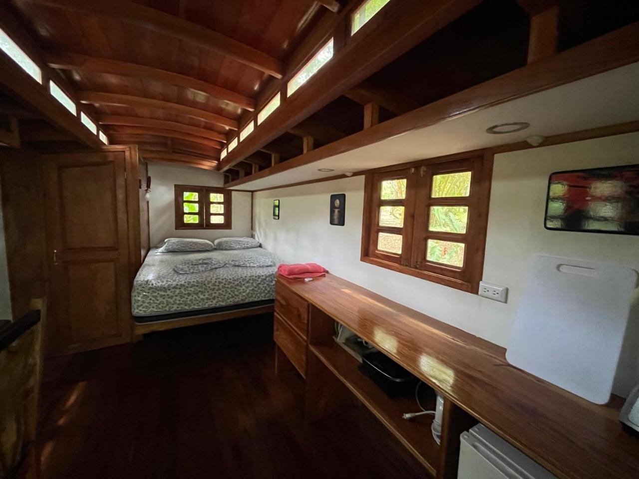 Gypsy Wagons Hotel Pavones  Kültér fotó