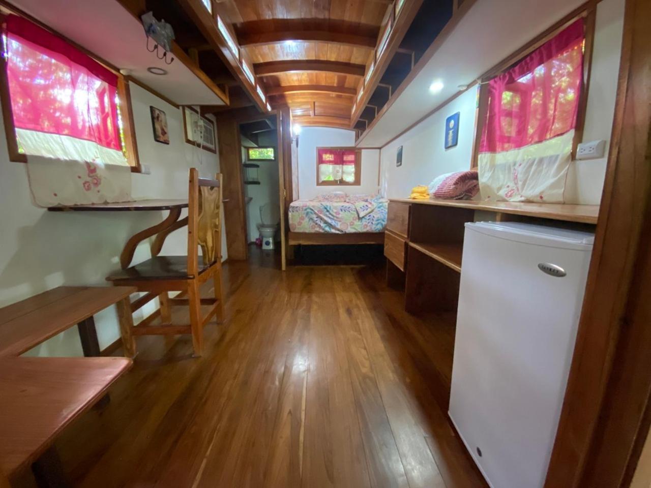 Gypsy Wagons Hotel Pavones  Kültér fotó
