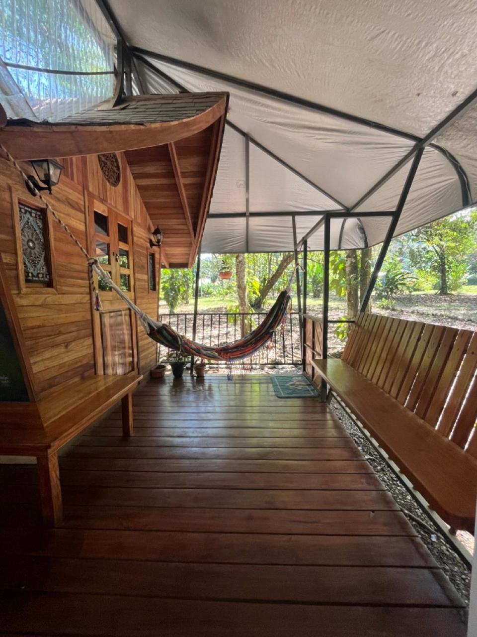 Gypsy Wagons Hotel Pavones  Kültér fotó